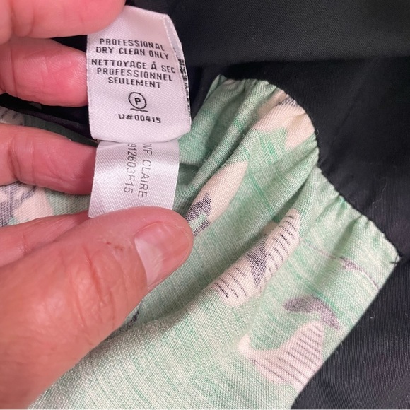 DVF Diane Von Furstenberg
Claire Green Floral Minis Skirt
Size 10 - Picture 10 of 16